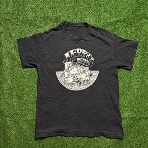 Jerry's Record's Black Tee Size
Medium